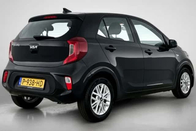 Kia Picanto (2022) thumbnail 2