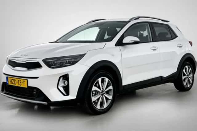 Kia Stonic (2025) thumbnail 1