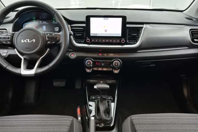 Kia Stonic (2025) thumbnail 4