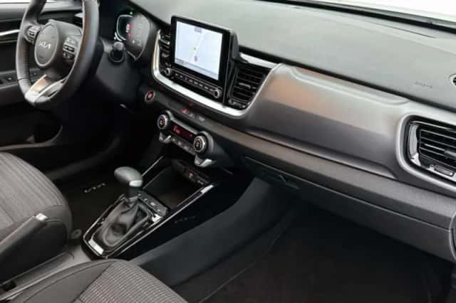 Kia Stonic (2025) thumbnail 6