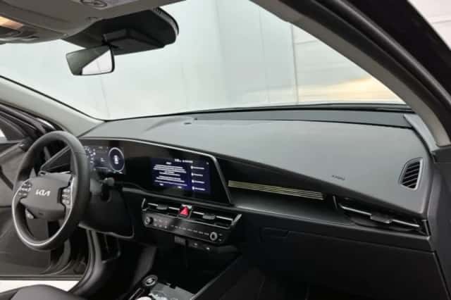 Kia Niro (2025) thumbnail 6