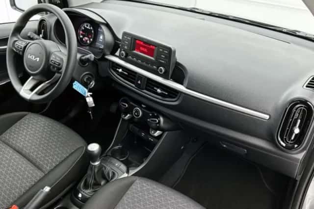 Kia Picanto (2024) thumbnail 6
