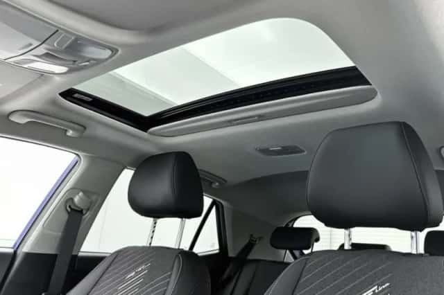 Kia Stonic (2025) thumbnail 4