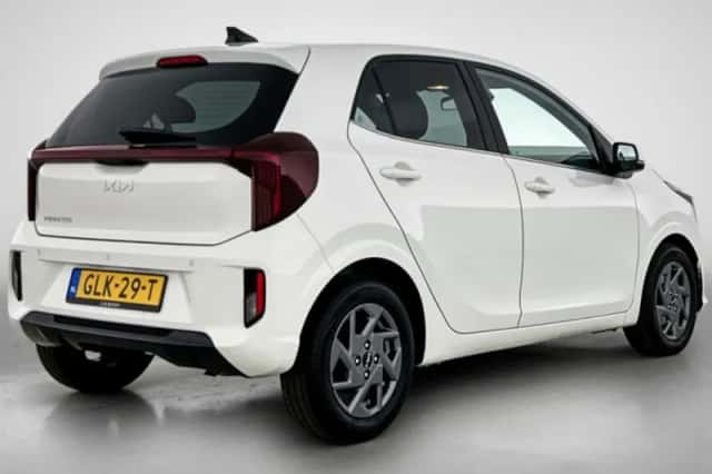 Kia Picanto (2024) thumbnail 2