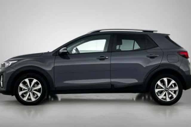 Kia Stonic (2021) thumbnail 3