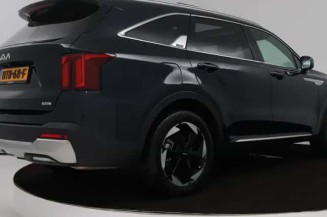 Kia Sorento (2025) thumbnail 2