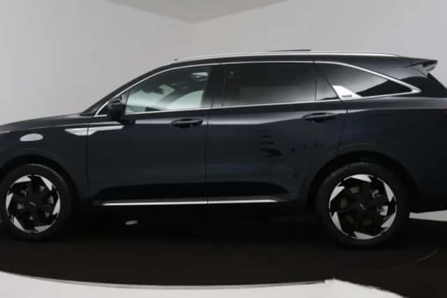 Kia Sorento (2025) thumbnail 3