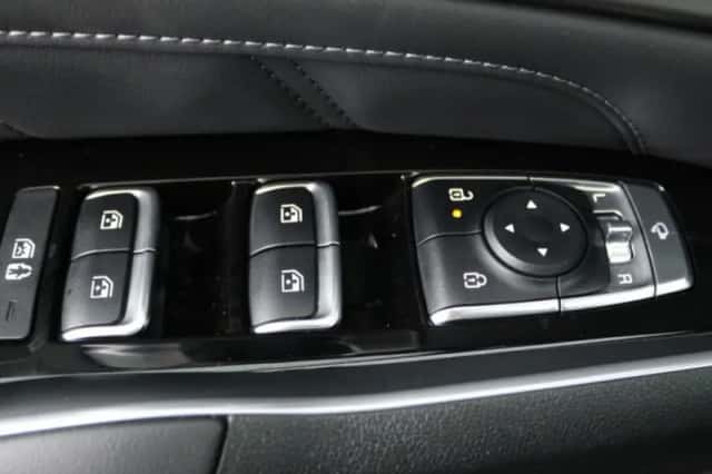 Kia Sorento (2025) thumbnail 4