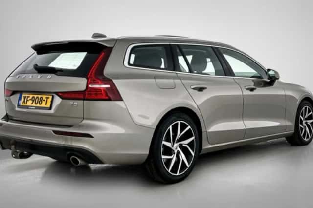 Volvo V60 (2018) thumbnail 2