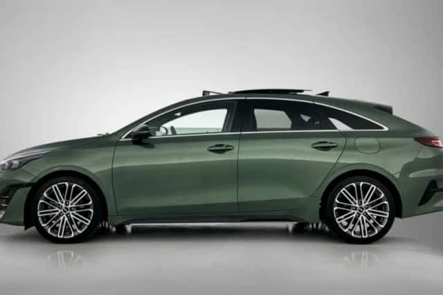 Kia Proceed (2024) thumbnail 3