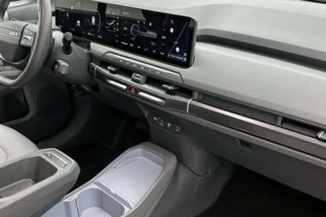 Kia EV3 (2025) thumbnail 6