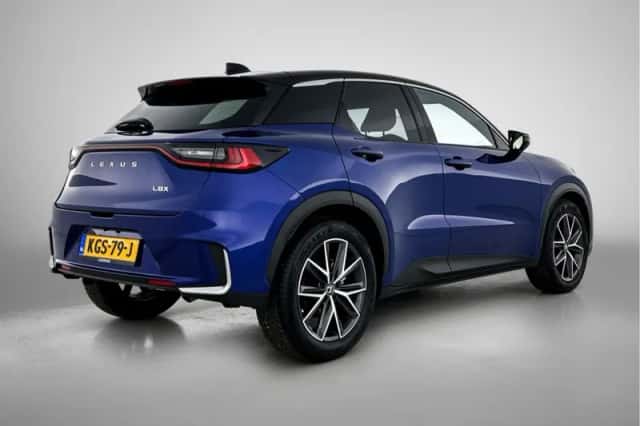 Lexus LBX (2025) thumbnail 2