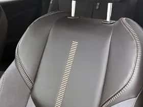 Lexus LBX (2025) thumbnail 32
