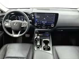 Lexus NX (2025) thumbnail 4