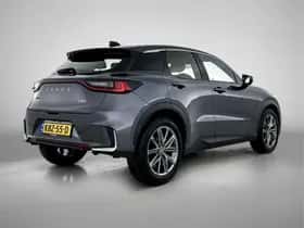 Lexus LBX (2024) thumbnail 2