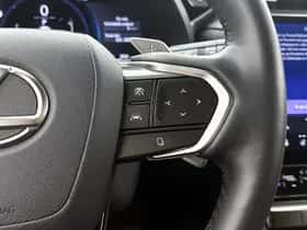 Lexus LBX (2024) thumbnail 14