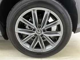 Lexus LBX (2024) thumbnail 22