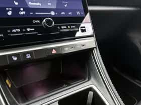 Lexus LBX (2024) thumbnail 23