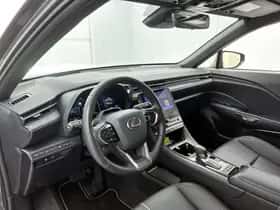 Lexus LBX (2024) thumbnail 35