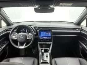 Lexus LBX (2024) thumbnail 5