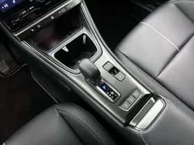 Lexus LBX (2024) thumbnail 10