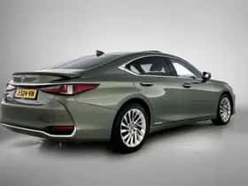Lexus ES (2020) thumbnail 2