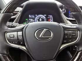 Lexus ES (2020) thumbnail 19