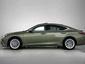 Lexus ES (2020) thumbnail 3