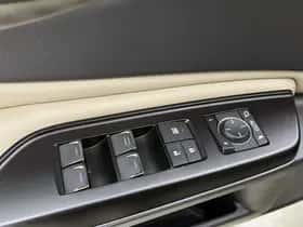Lexus ES (2020) thumbnail 25