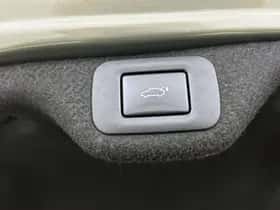 Lexus ES (2020) thumbnail 35