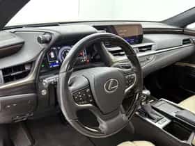 Lexus ES (2020) thumbnail 41