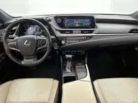 Lexus ES (2020) thumbnail 6