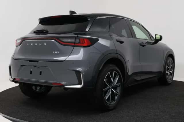 Lexus LBX (2026) thumbnail 2