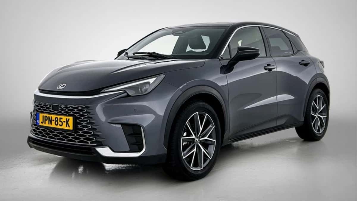 Lexus LBX (2024) — foto 1