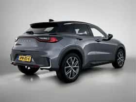 Lexus LBX (2024) thumbnail 2