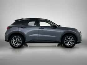 Lexus LBX (2024) thumbnail 12