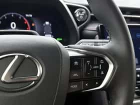 Lexus LBX (2024) thumbnail 15
