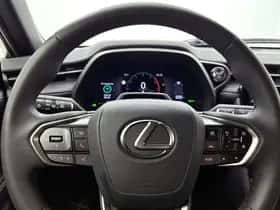 Lexus LBX (2024) thumbnail 18
