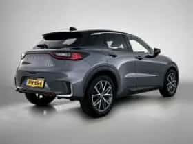 Lexus LBX (2024) thumbnail 3