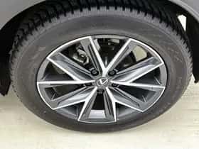 Lexus LBX (2024) thumbnail 22