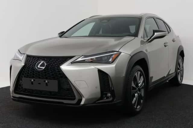 Lexus UX (2026) thumbnail 1
