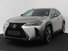 Lexus UX (2026) thumbnail 2