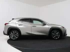 Lexus UX (2026) thumbnail 14