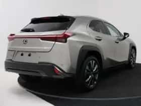 Lexus UX (2026) thumbnail 3