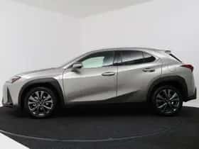 Lexus UX (2026) thumbnail 3