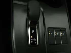Lexus UX (2026) thumbnail 27