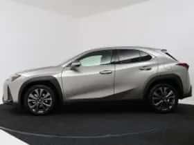 Lexus UX (2026) thumbnail 4