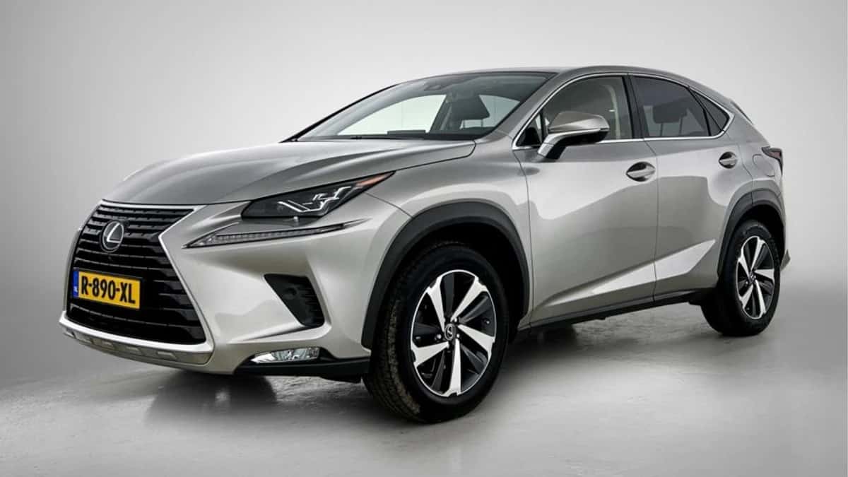 Lexus NX (2021) — foto 1