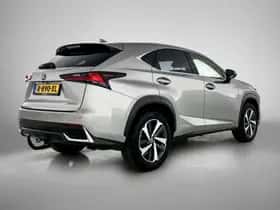 Lexus NX (2021) thumbnail 2