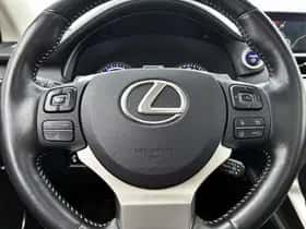 Lexus NX (2021) thumbnail 18